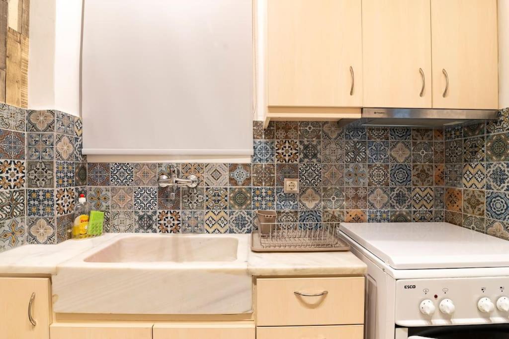 Leon Cozy Apartment Атина Екстериор снимка