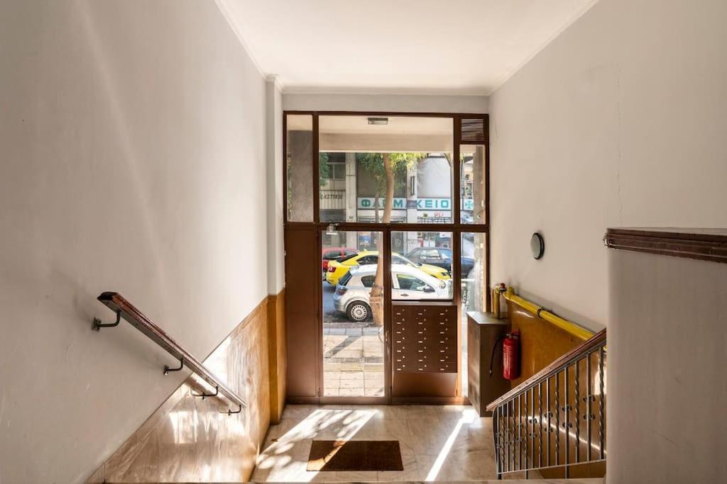 Leon Cozy Apartment Атина Екстериор снимка